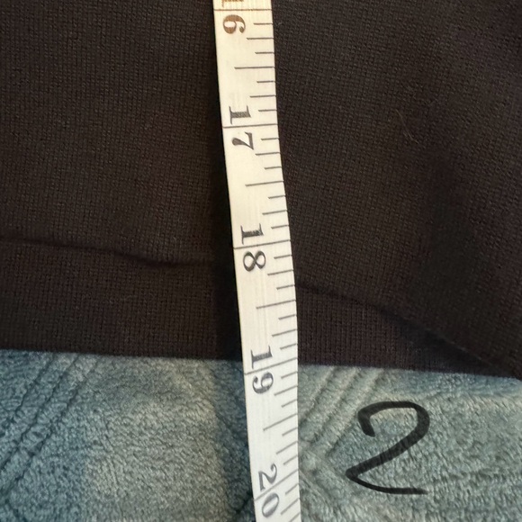 NWOT Lululemon Perfectly Oversized Cropped Crew *Stripe
Boundless Stripe Black - Picture 8 of 10